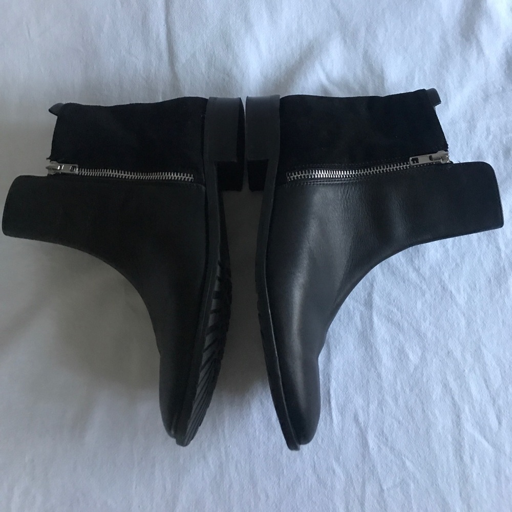 Sleek Black Leather/Suede Ankle Boots size 7